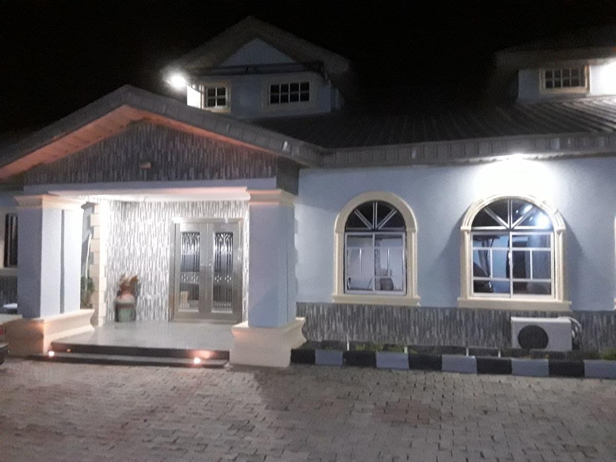 House 3 Guest House Ibadan Exterior photo