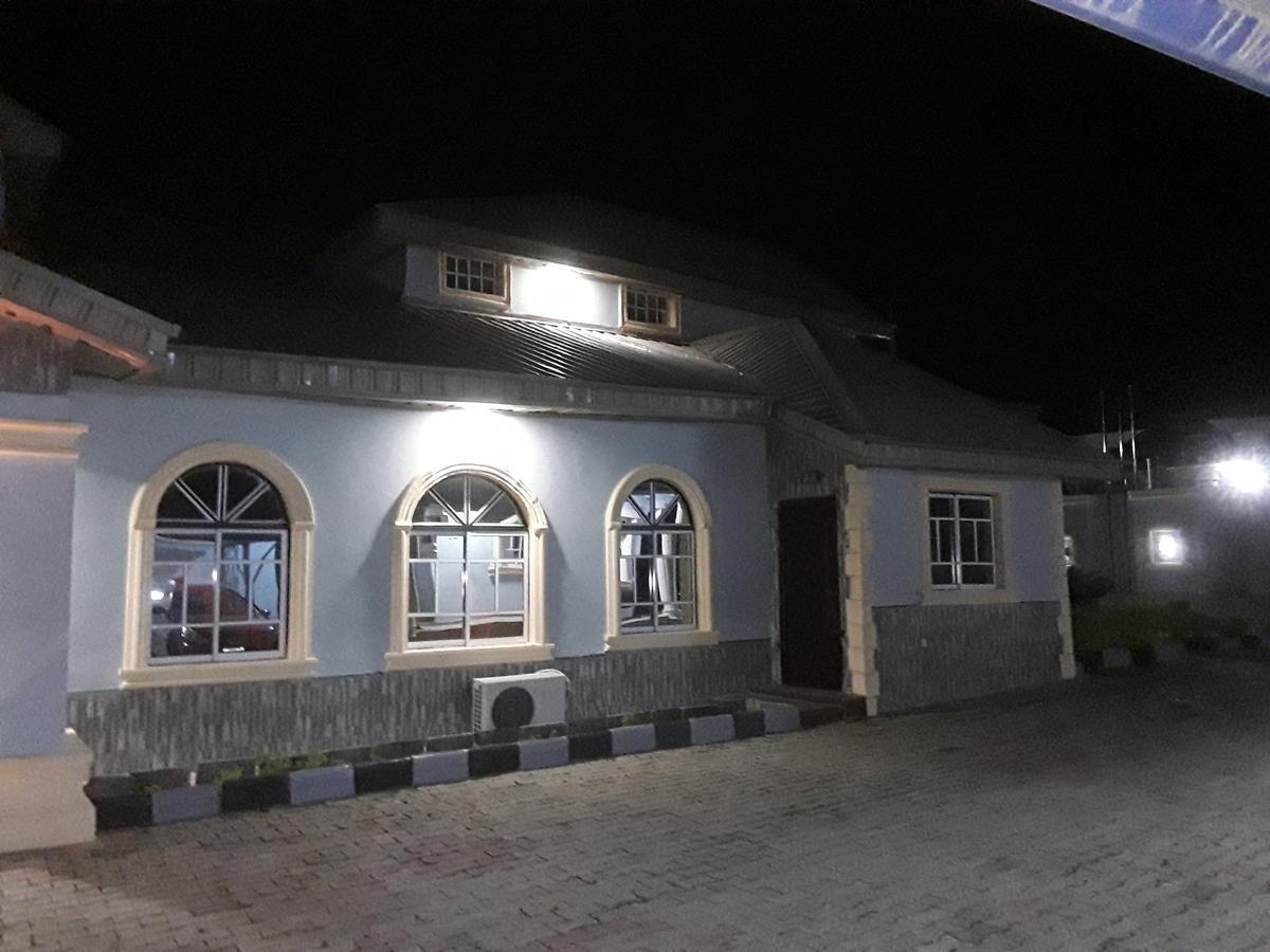 House 3 Guest House Ibadan Exterior photo